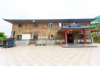 Queen's Mountain Oxygen Heart Valley Mountain Resort Hotels in Lianshan