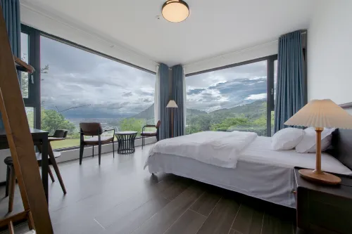 Lingshang Huakai Homestay