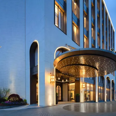 Sofitel Shanghai North Bund Hotels near Linping Road Station