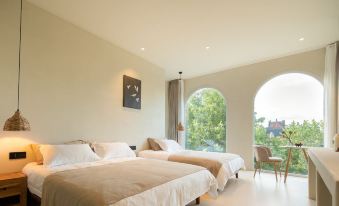 Chunye Design Homestay (Wuzhen Xizha Scenic Area)