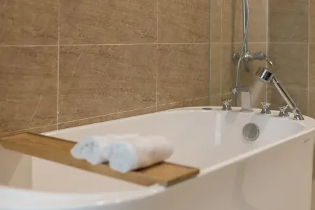 Luxhome Mekong Hotel Can Tho Отели рядом с достопримечательностью «Cai Rang Floating Market»