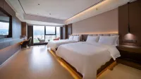 Shihua Yijing Seaview Hotel (Baoshan Qinghuahai Wetland Park Branch)