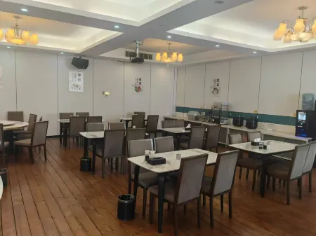 Jinxin Hotel(Fuqing West High-speed Railway Station Store) Отели рядом с достопримечательностью «Fujian Technological Normal University (Shizhushan Campus)»