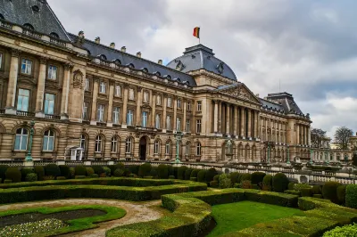 Holiday Inn Express Brussels - Grand-Place فنادق في 
