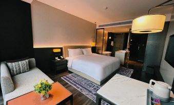 Weinan Guibinlou Hotel
