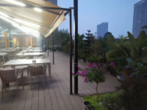 芸帆酒店（成都龍泉驛成洛大道店）