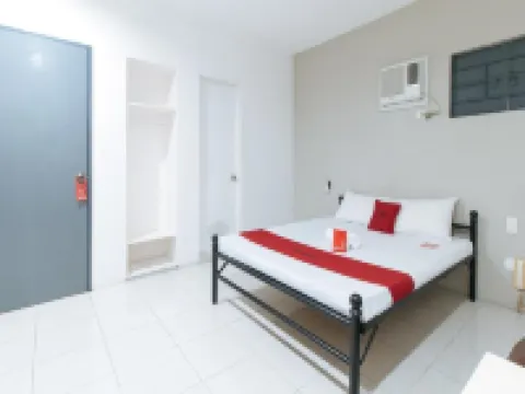 RedDoorz near SM Calamba Hotels in Calamba