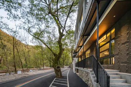 Ningguo Qiyou Xijindu Homestay (Xijin Yedu Gehong Xianju Bamboo Raft Pier) Отели в г. Нингуо