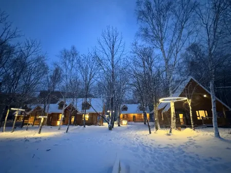 Yabuli QuShe Four seasons Private Lakefornt B&B Отели рядом со станцией Yabuli South Railway Station