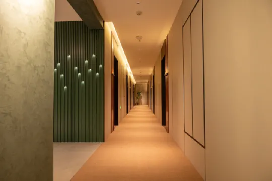 Lucky hotel Отели рядом с достопримечательностью «Tian Jiabing Gymnasium»