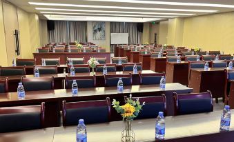 Three Thousand Lodge Hotel (China Railway Ecological City Yuelong International City Branch)