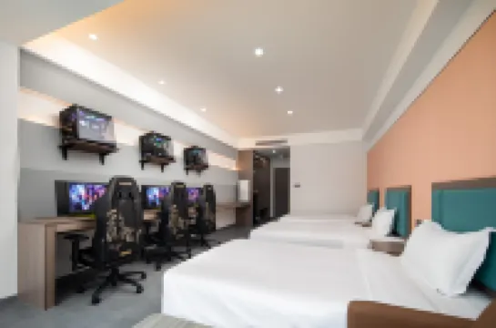 Wujing Esports Hotel (Phoenix Airport Sanya Bay Branch)
