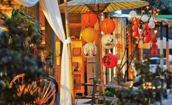The Hidden House (Cheng Du Kuanzhai Alley People's Park Subway Station Branch)