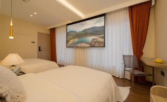 Lugu Lake Sunshine Boutique Hotel