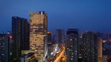 The Ritz-Carlton Chengdu Отели рядом с достопримечательностью «Zhaojue Temple»