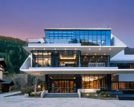 Blossom Land Zhongnan Mountain Villge Hoteles en Condado de Zhashui