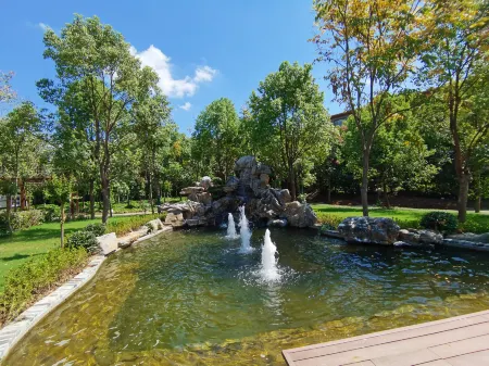 Jurong Maoshan Gequan Resort Отели рядом с достопримечательностью «Yuanfu Wanning Palace»