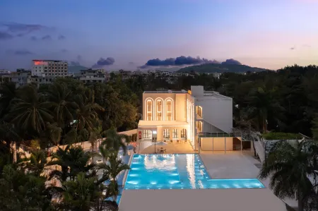 Coconut Resort Hotel