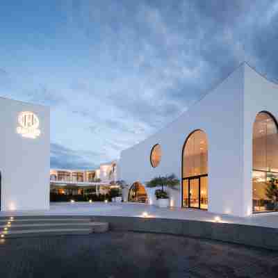 ハーフ ホテル Hotel Exterior