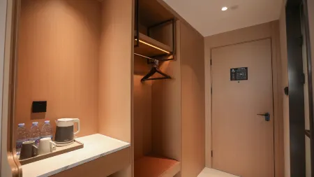 Hongrui Meihua Hotel Отели рядом с достопримечательностью «Yunzhonghe Hot Spring Tourist Resort»