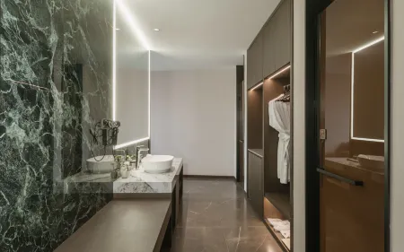 Lanjiang Hotel Отели рядом с достопримечательностью «Zhangba Guiyuan Forest»