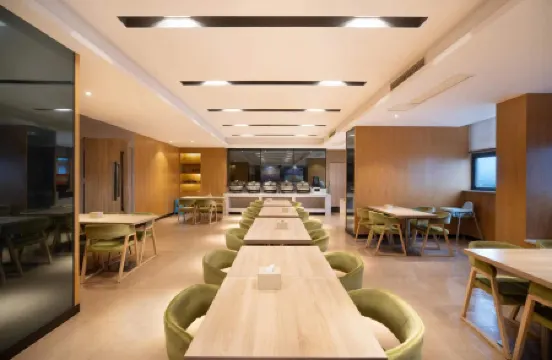 Miya Hotel (Chongqing Jieshi Xinke) Отели рядом с достопримечательностью «Kong Xiangxi Residence of Chongqing»