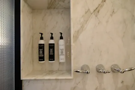 TONINO LAMBORGHINI WENZHOU PINGYANG HOTEL Отели рядом с достопримечательностью «Dongdong»