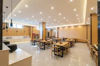 Dali Yilong Xicheng International Hotel