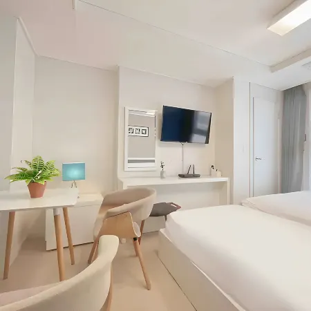 Hotel WITH