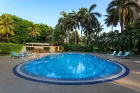 Surat Marriott Hotel Hotels near Gavier Lake