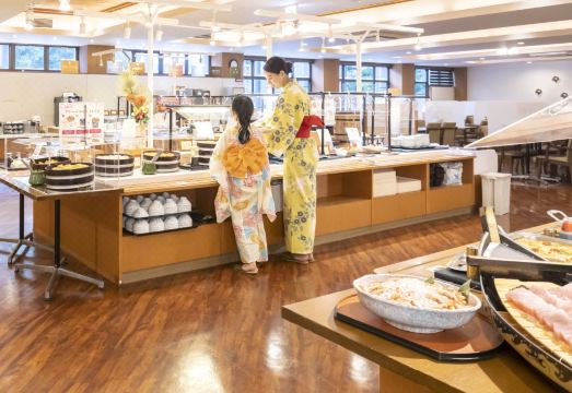 Ooedo Onsen Monogatari Ureshinokan의 실외 수영장 및 노천 온천