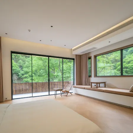 Hillside Courtyard Guesthouse