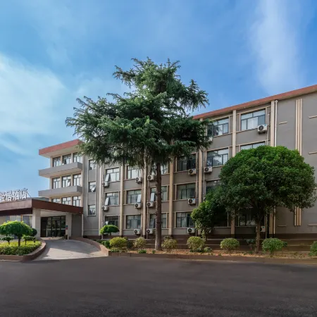 Yilai Hotel (Xingyang municipal government store)