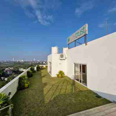 Luxury Spacious Ensuite in The Capital City Hotel Exterior