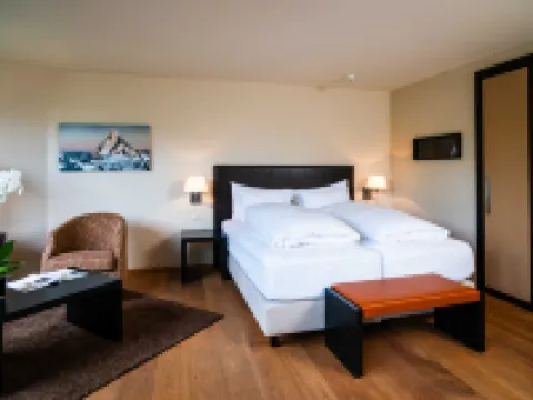 โรงแรมซีปาร์กทูน โรงแรมในธูน