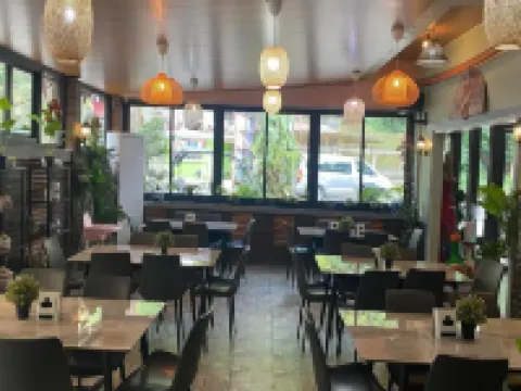 Mom Shie's Apartelle La Union Hotels in Caba