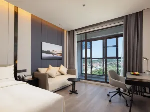 Zhoushan Putuo Zhujiajian Nansha Scenic Area Atour Hotel