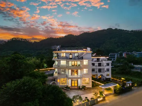 Tiantai Xianren Valley Modern Scenic View Luxury Homestay (Tiantai Grand Waterfall Branch) - 2 stelle