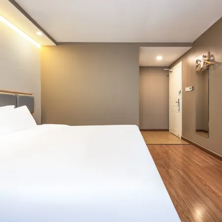 Homeinn Ease Hotel (Beijing Zhongji Subaru Building Tongren Hospital) Отели рядом с достопримечательностью «Старый город»