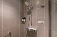 Jinjiang Hotel (Zhengding International Exhibition Center Olympic Sports Center) - parking