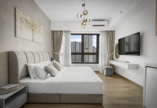 아야트 부킷 빈탕 수영장 전망