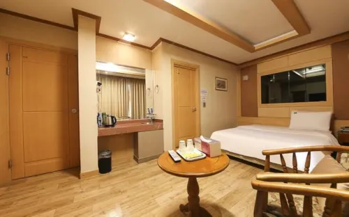 Hwaseong Jes Hotel - 2-Star