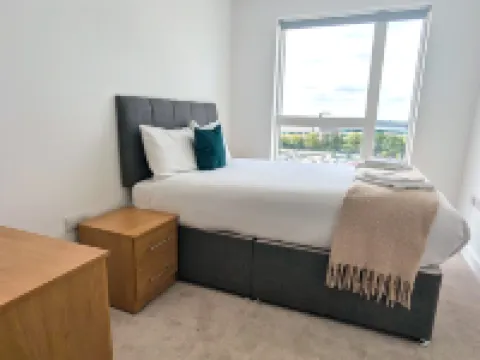 Apartments in Central Bracknell, 30mins from London Hotels in Bracknell
