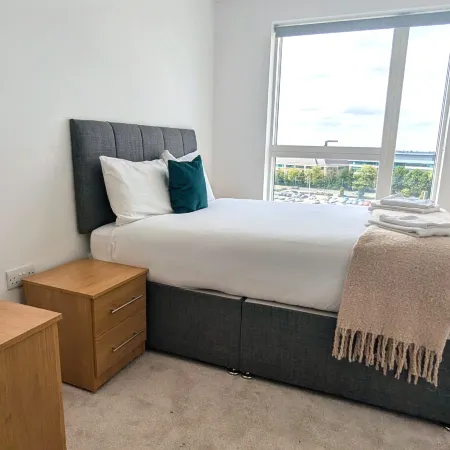 Apartments in Central Bracknell, 30mins from London Hotels in Bracknell