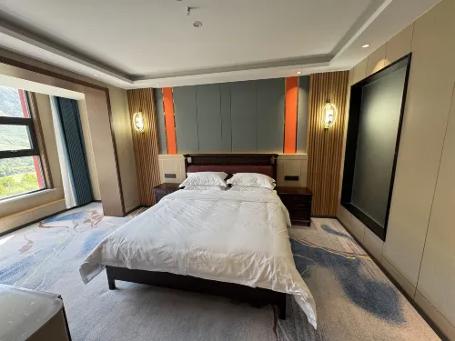 Jinpeng Yinhe Grand Hotel Hotels in Jainca