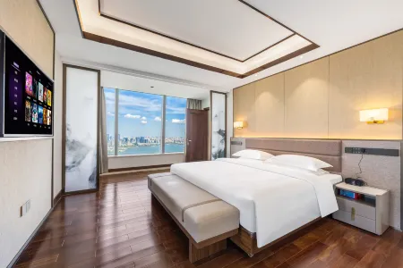 Landmark Family Hotel Отели рядом с достопримечательностью «The Gate of the Orient»