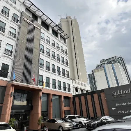Sukhothai Hotel and Residence Отели рядом с достопримечательностью «Станция метро Sutthisan»