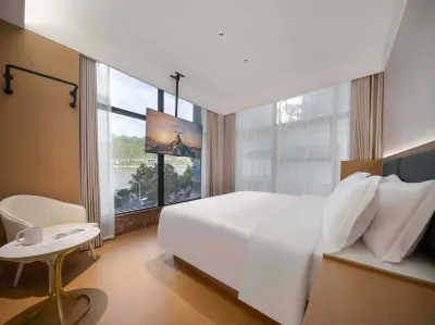 Jingjiang Star Hotel (Chongqing Wushan Xiaosanxia Tourism Center) Hotels near The Lesser Three Gorges of Wushan