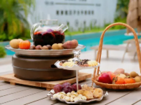 Faniin · Between flowers Courtyard Villa