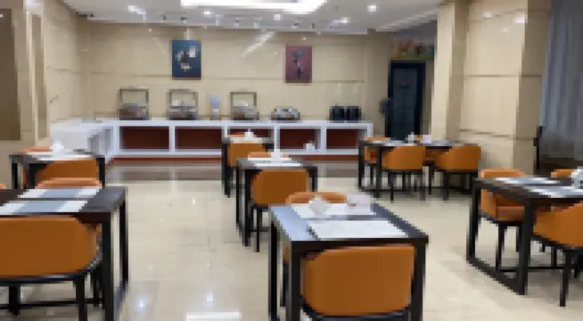 Zhongzhou Hotel (Jiaozuo Railway Station)